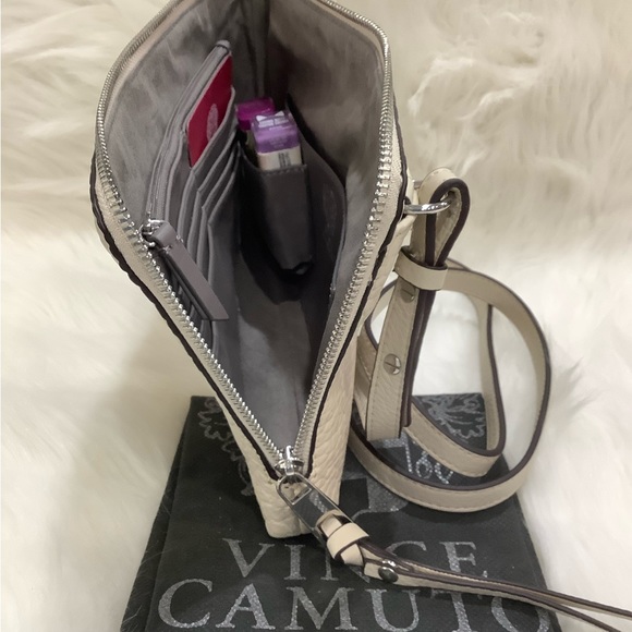 NEW 👛 Vince Camuto Tania New Cream Leather Crossbody - Picture 12 of 14